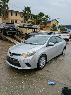 Toyota Corolla LE 4dr Sedan (1.8L 4cyl CVT) 2014 Silver