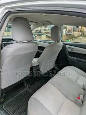 Toyota Corolla LE 4dr Sedan (1.8L 4cyl CVT) 2014 Silver
