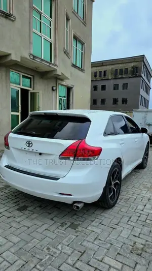 Toyota Venza Limited 2011 White