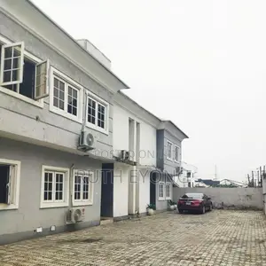 4bdrm Townhouse / Terrace in Lekki Phase 1 for rent