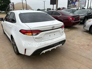 Toyota Corolla SE 2020 White