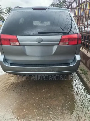 Toyota Sienna XLE 2005 Blue