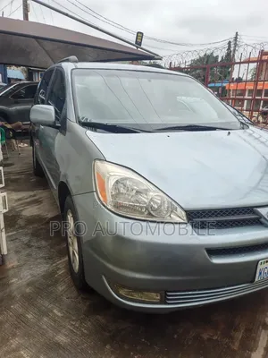 Toyota Sienna XLE 2005 Blue
