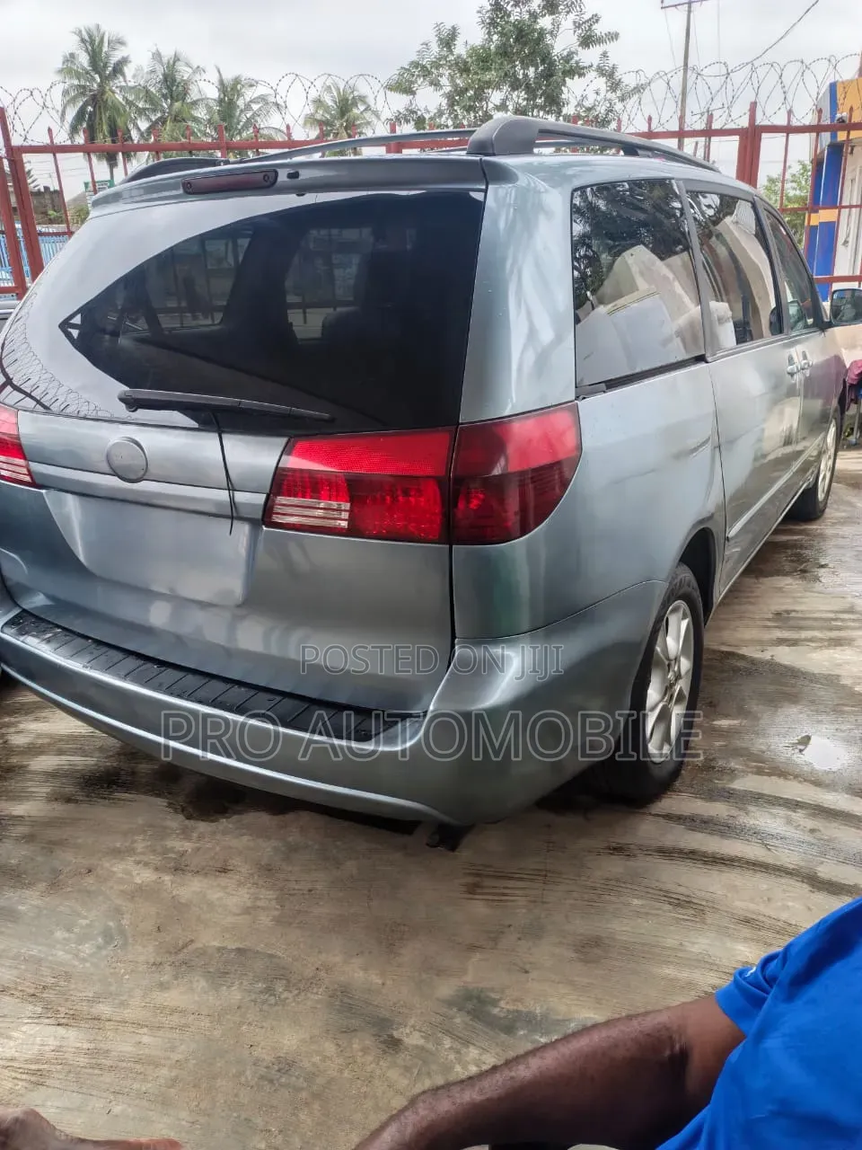 Toyota Sienna XLE 2005 Blue