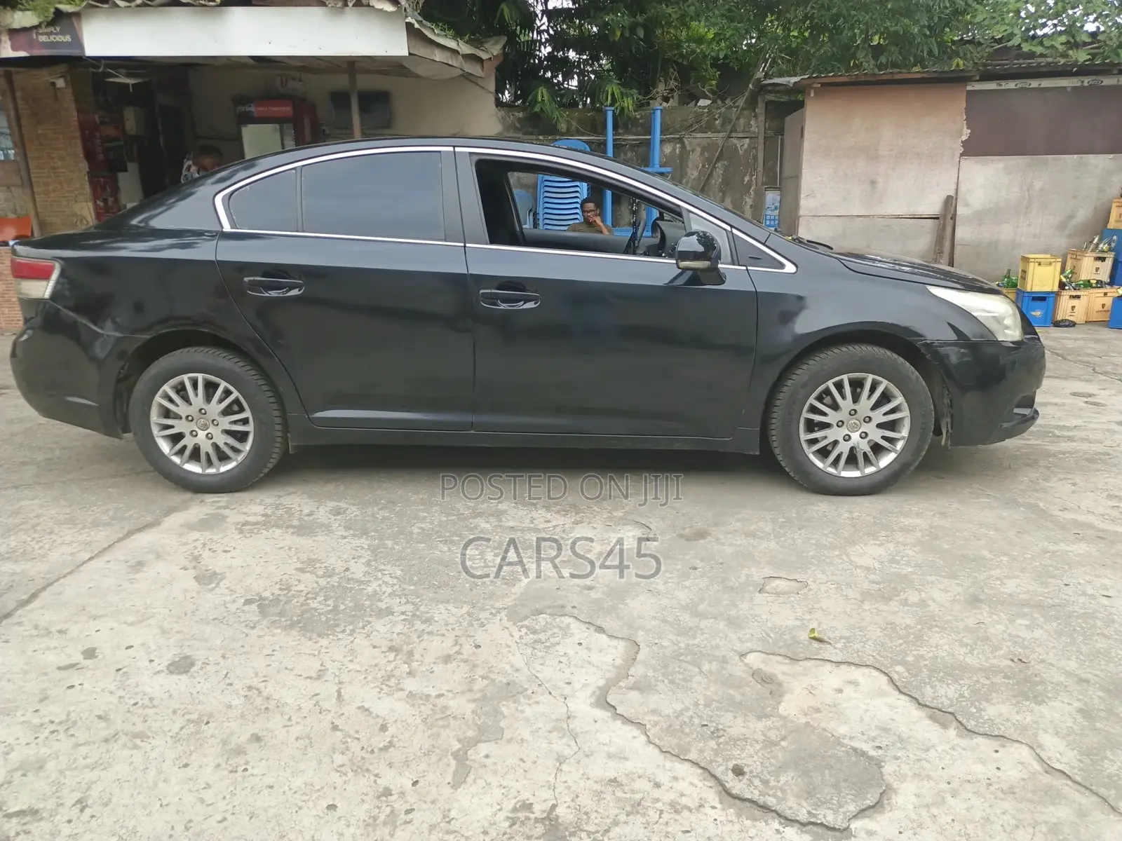Toyota Avensis 2010 Black