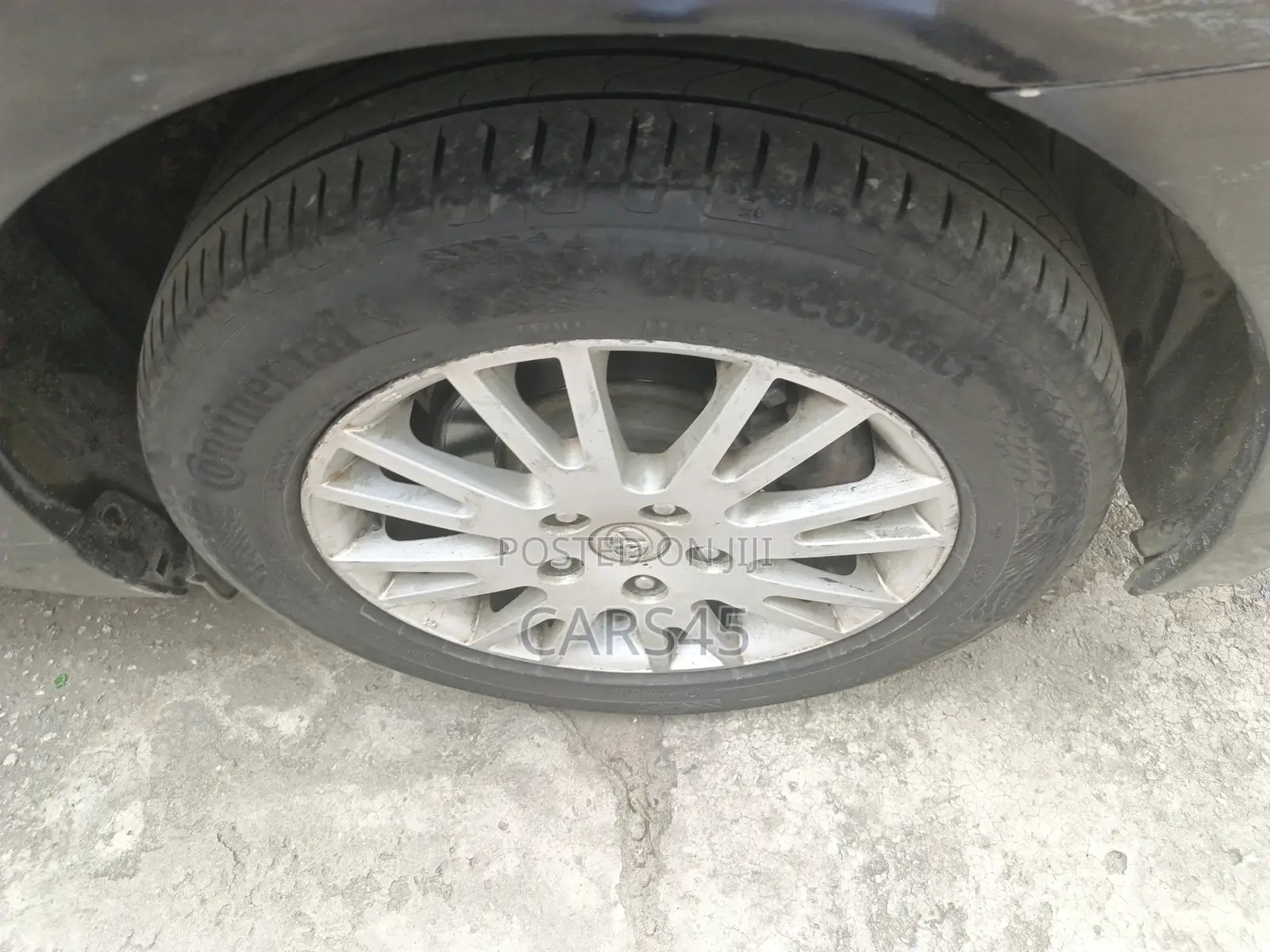 Toyota Avensis 2010 Black