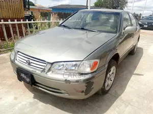 Toyota Camry 2000 Gray