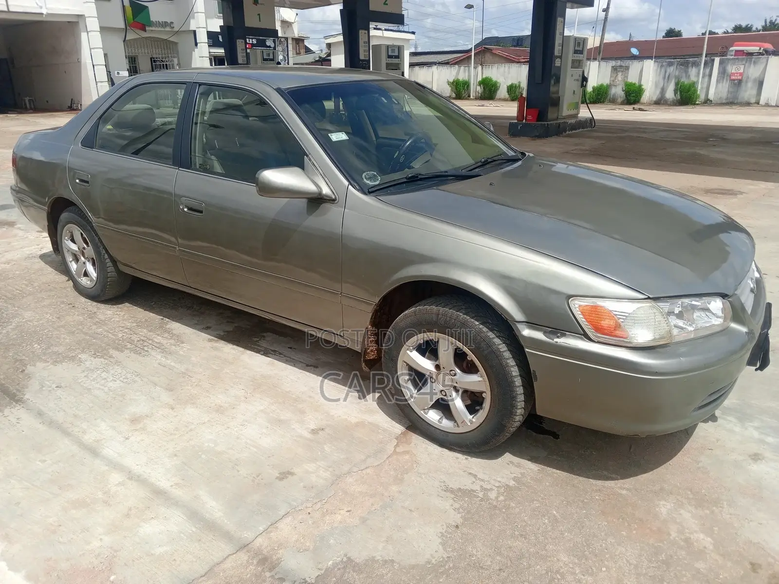 Toyota Camry 2000 Gray