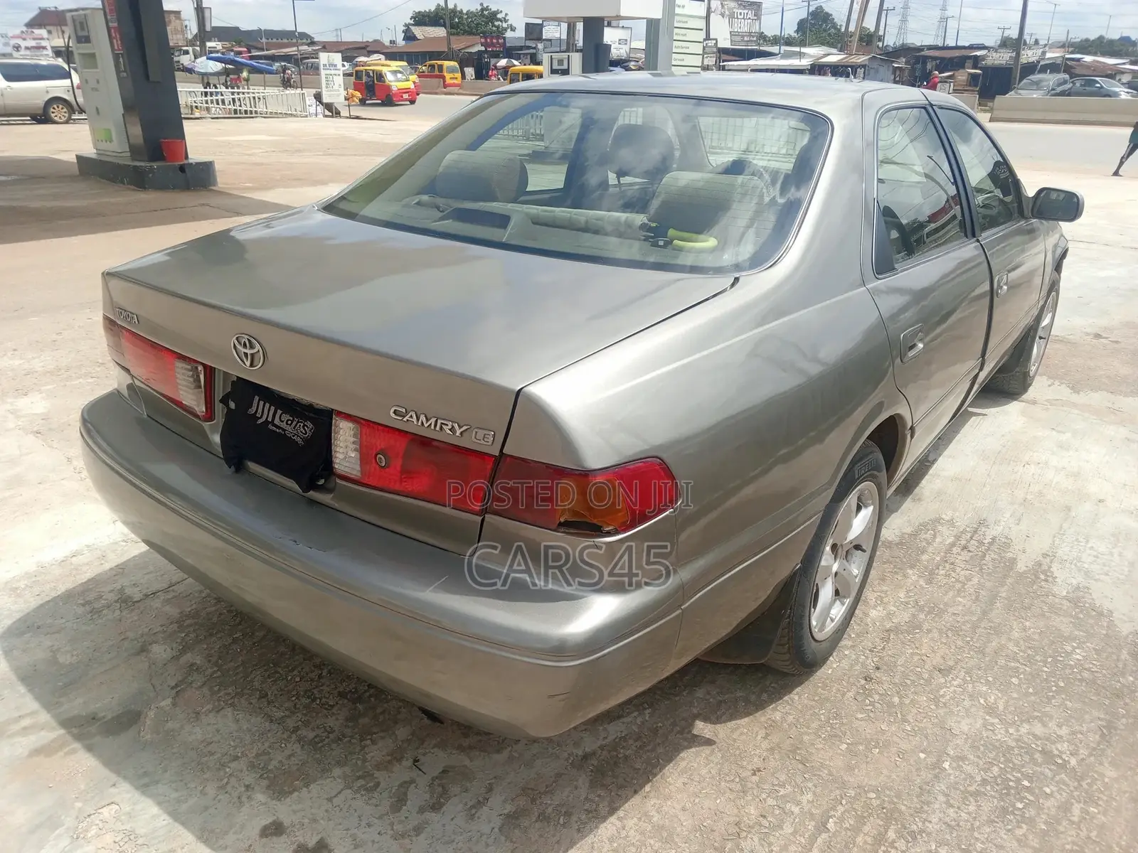 Toyota Camry 2000 Gray
