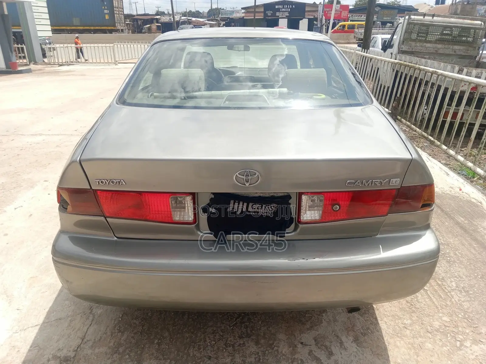 Toyota Camry 2000 Gray
