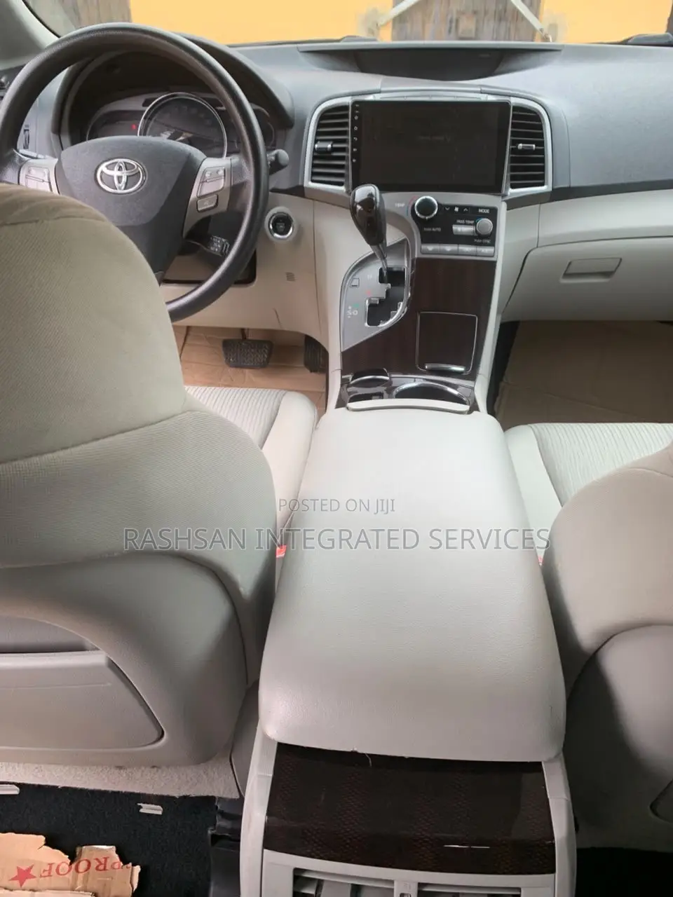Toyota Venza XLE 2011 White