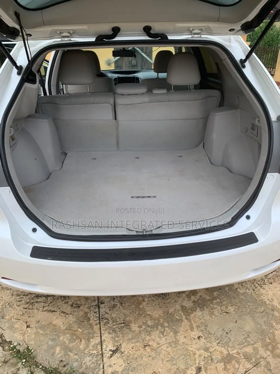 Toyota Venza XLE 2011 White