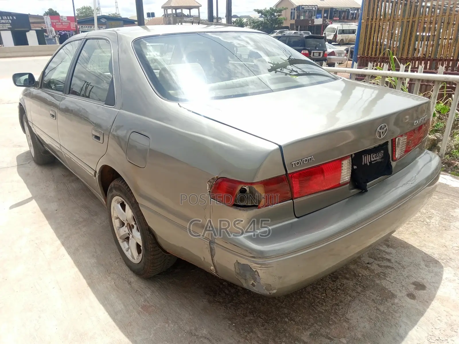 Toyota Camry 2000 Gray