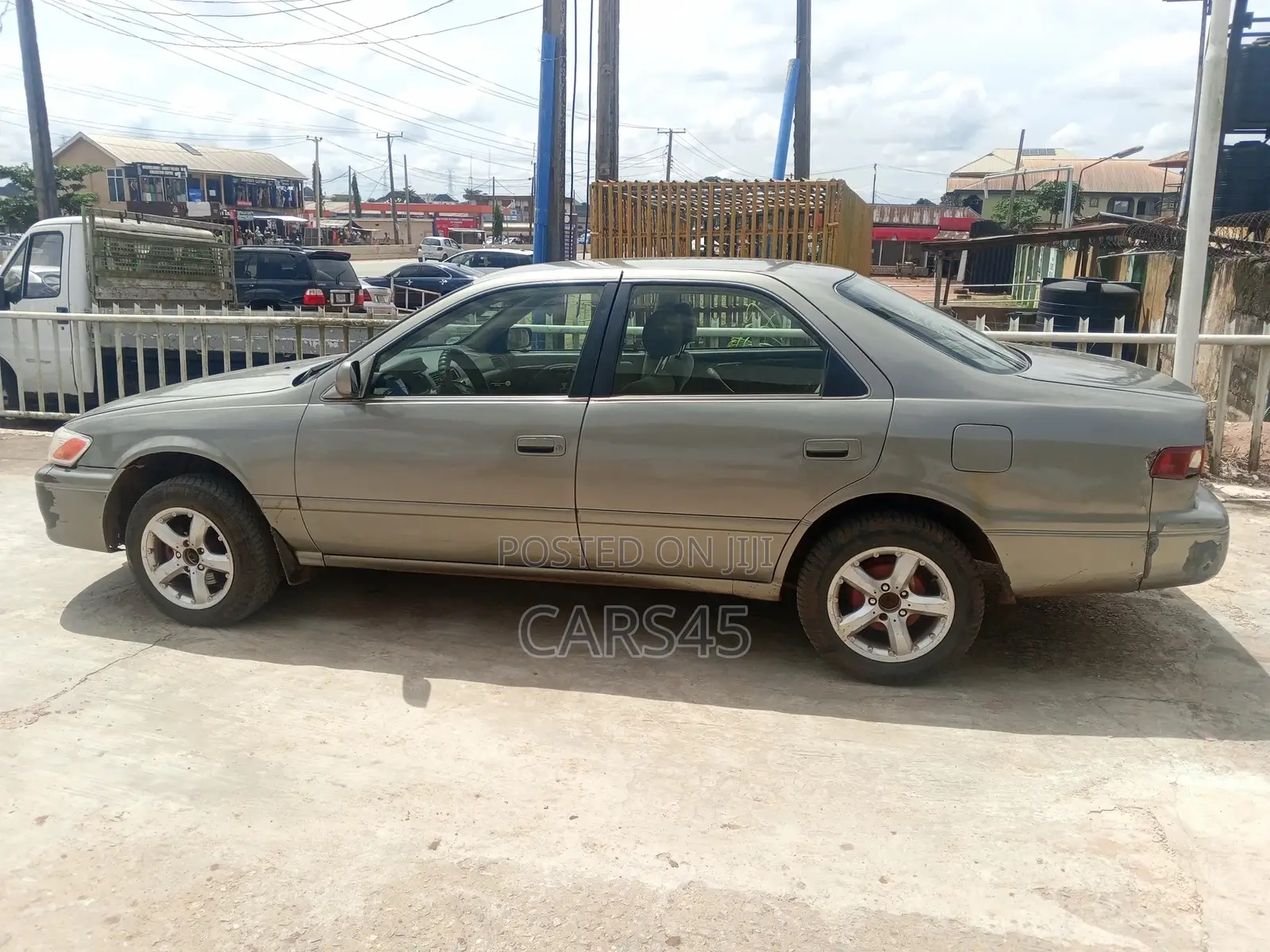 Toyota Camry 2000 Gray