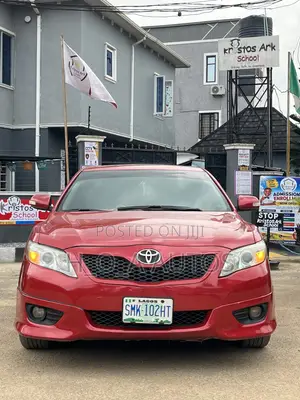 Toyota Camry SE V6 4dr Sedan (3.5L 6cyl 6AM) 2010 Red