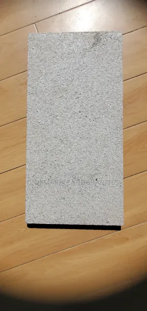 Flamed Granite Tiles 30x60x2cm Thickness