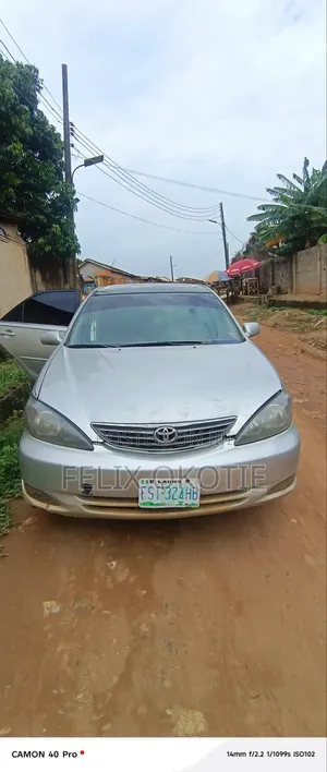 Toyota Camry LE 4dr Sedan (2.4L 4cyl 4A) 2004 Silver