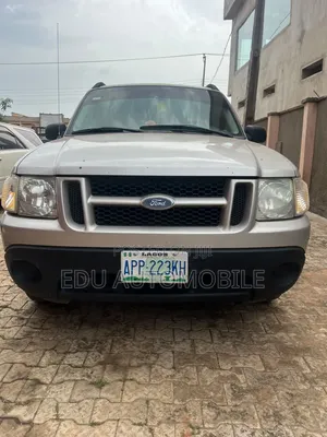 Ford Explorer 2004 Silver