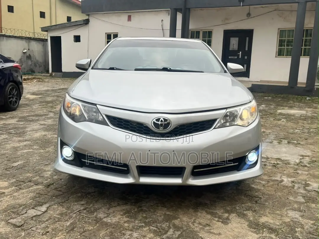 Toyota Camry 2013 Silver