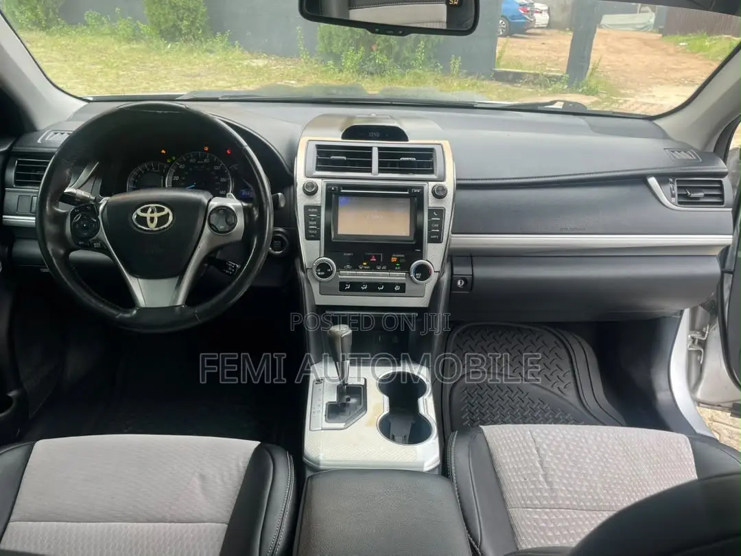 Toyota Camry 2013 Silver