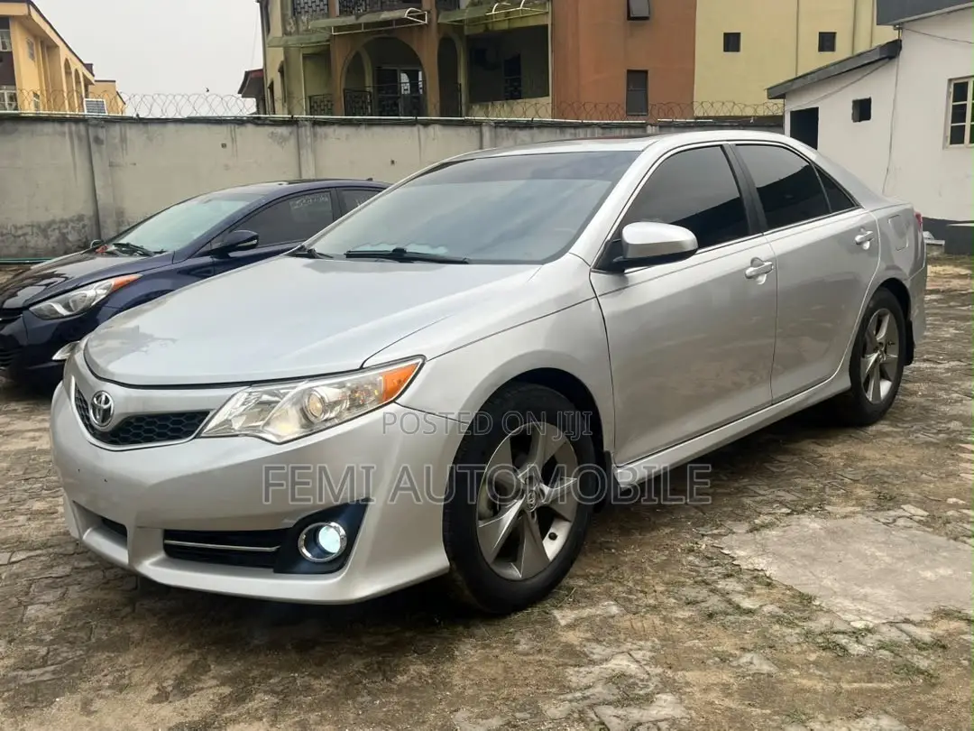 Toyota Camry 2013 Silver