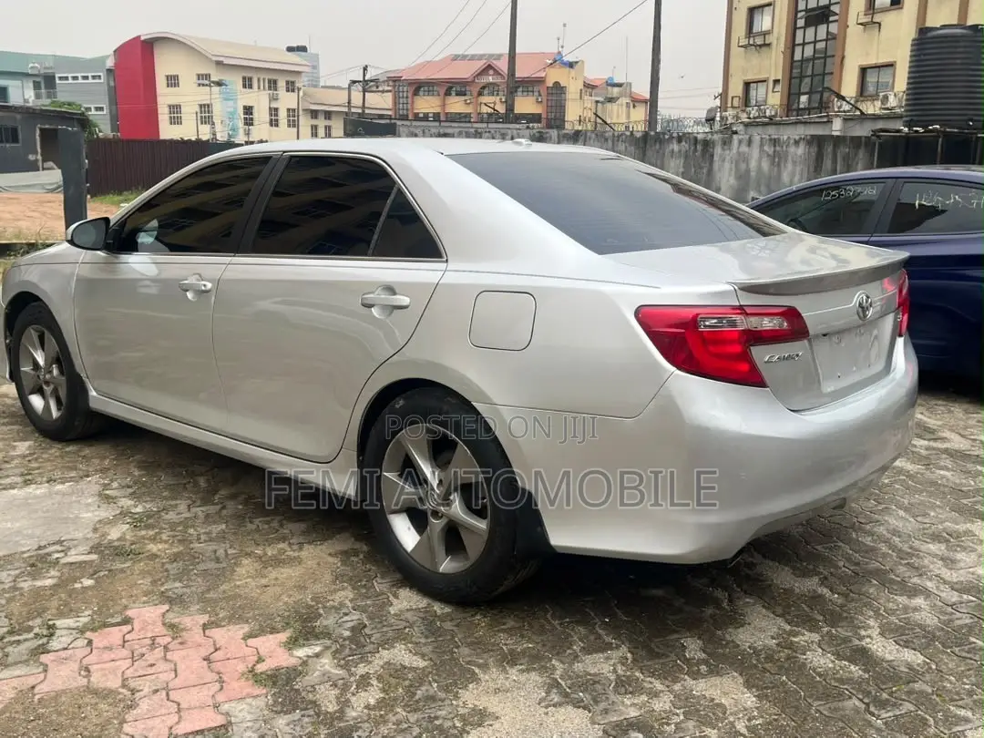 Toyota Camry 2013 Silver