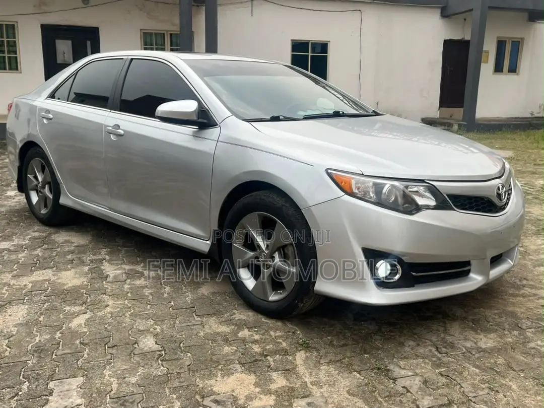 Toyota Camry 2013 Silver