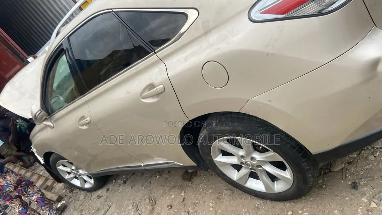 Lexus RX 2011 Gold