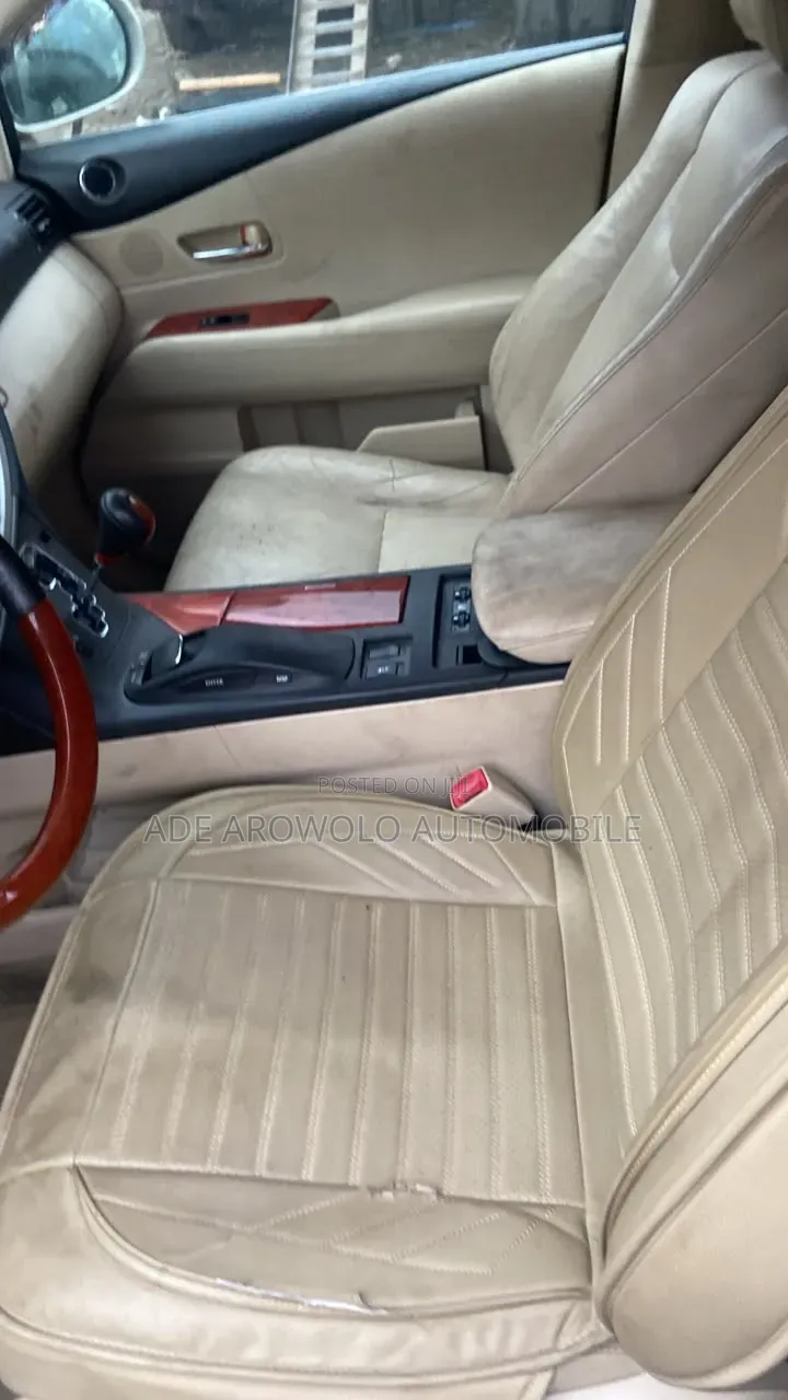 Lexus RX 2011 Gold