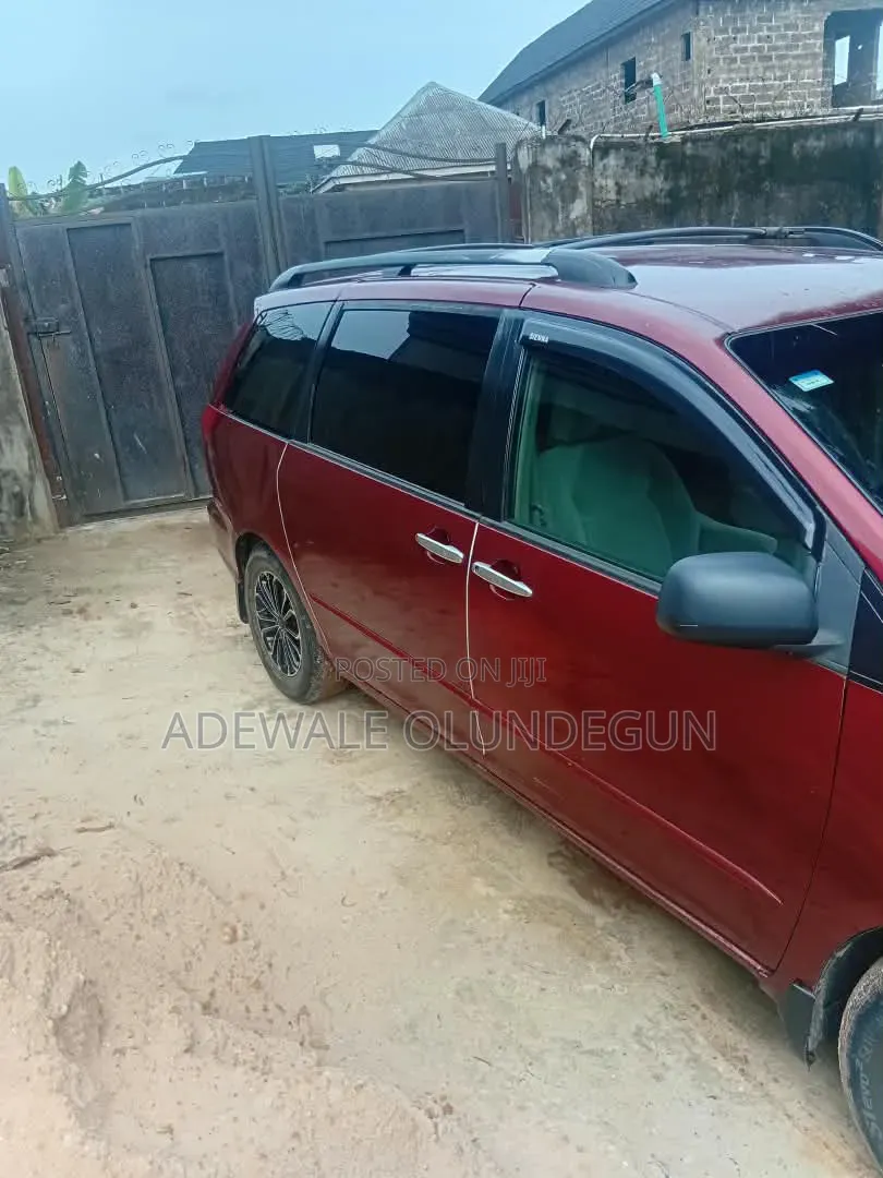Toyota Sienna 2005