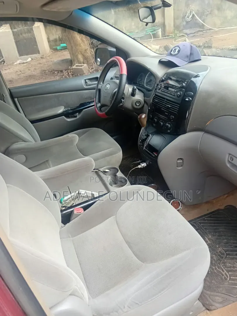 Toyota Sienna 2005