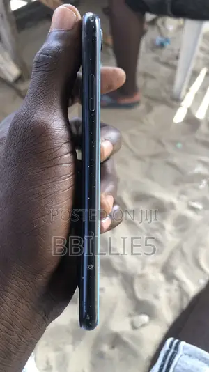 Apple iPhone XR 64 GB Black