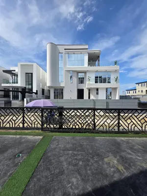 5bdrm House in Chevron for sale