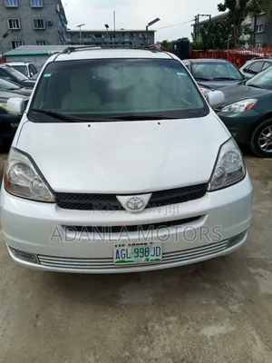 Toyota Sienna 2005 White