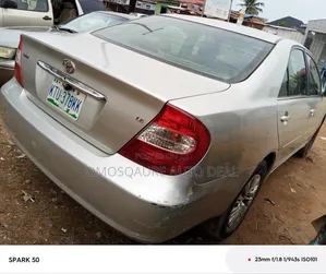 Toyota Camry LE 4dr Sedan (2.4L 4cyl 4A) 2004 Silver