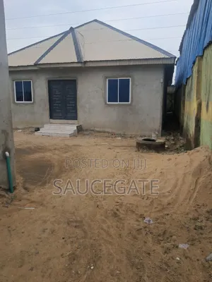 3bdrm Bungalow in Old Ojo Road, Satellite Town for sale