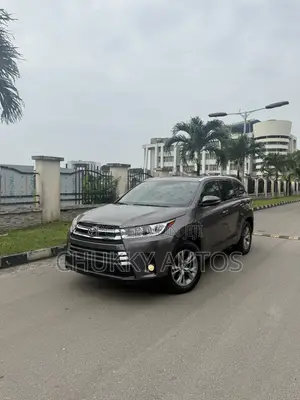 Toyota Highlander XLE 4dr SUV (3.5L 6cyl 6A) 2015 Brown