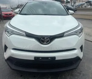 Toyota C-HR LE FWD 2020 White