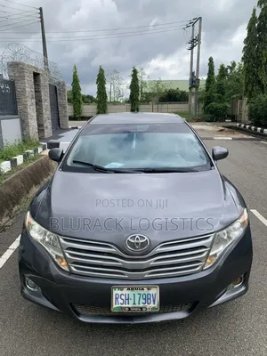 Toyota Venza LE 2010 Gray