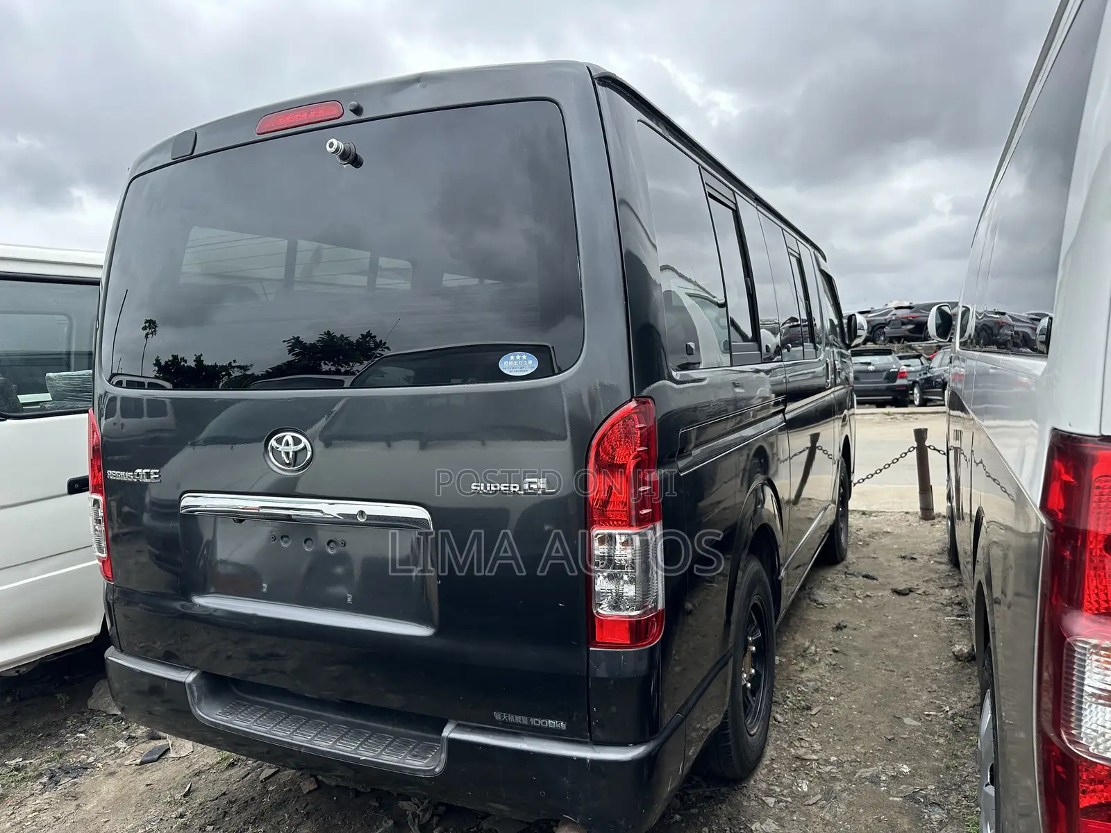 Toyota HiAce 2012 Black