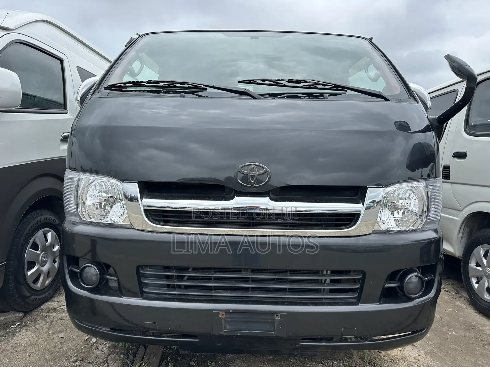 Toyota HiAce 2012 Black