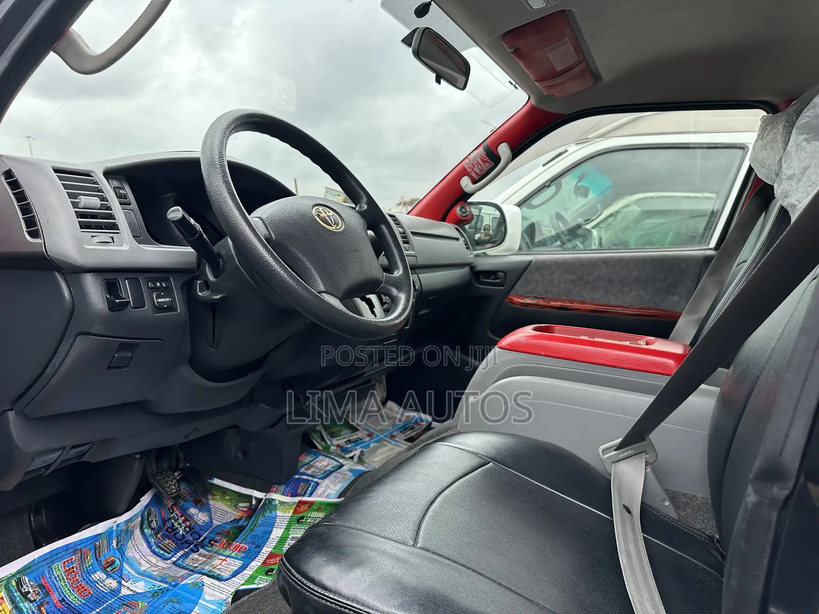Toyota HiAce 2012 Black