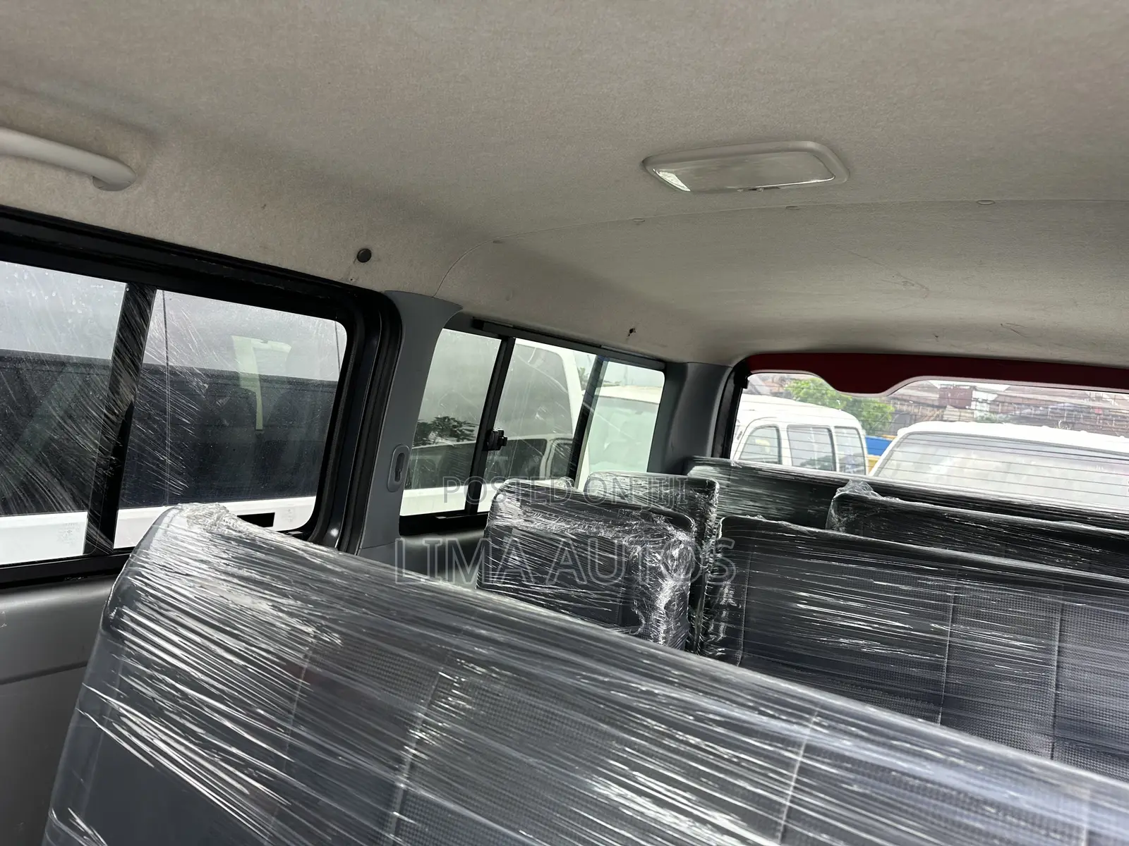 Toyota HiAce 2012 Black