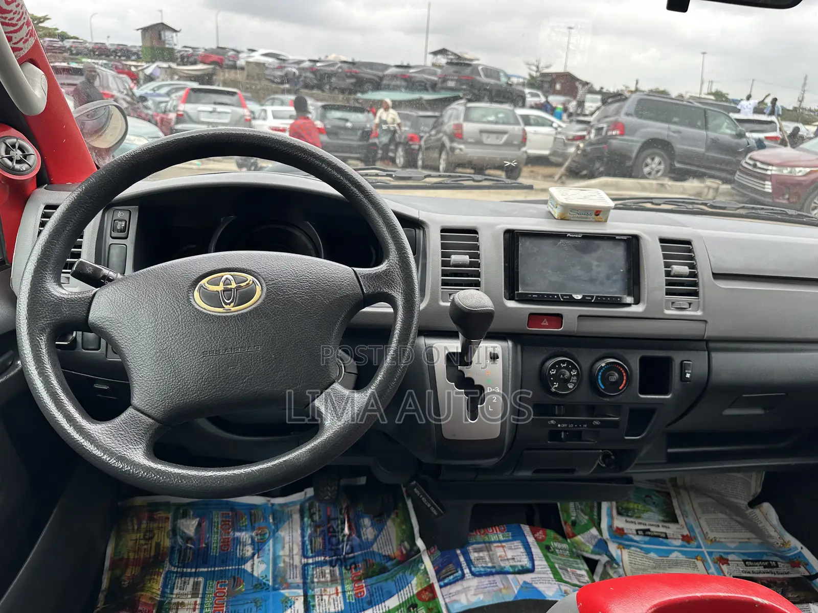 Toyota HiAce 2012 Black