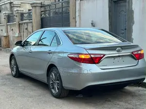 Toyota Camry SE 4dr Sedan (2.5L 4cyl 6A) 2016 Silver