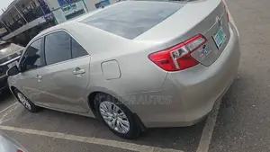 Toyota Camry LE 4dr Sedan (2.5L 4cyl 6A) 2014 Brown