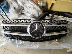 Front Grill GLK 350 2010
