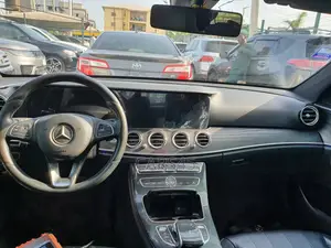 Mercedes-Benz E300 2017 Black