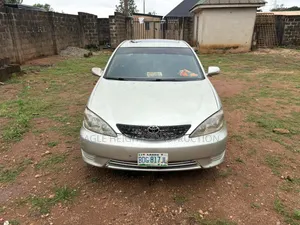 Toyota Camry XLE 4dr Sedan (2.4L 4cyl 4A) 2003 Silver