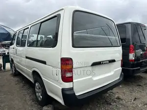 Toyota HiAce 1990 White